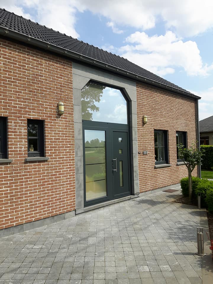 relaisation de portes d'entrée menuiserie Liège